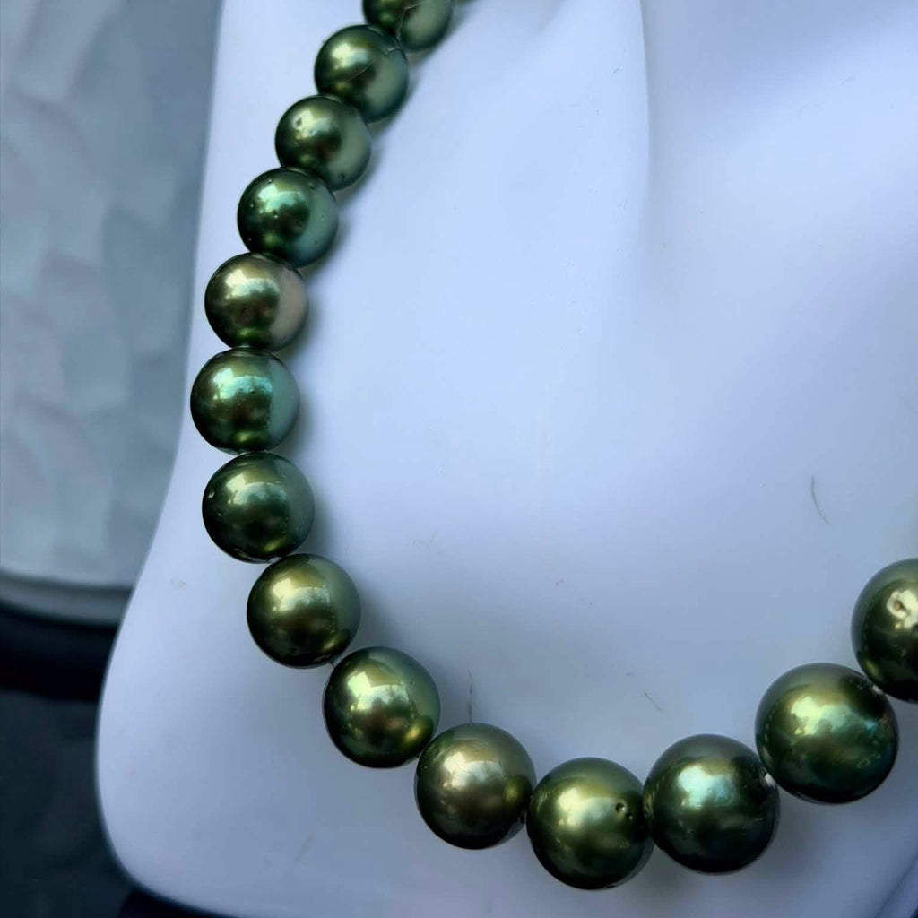 12–14mm Pistachio Green South Sea Pearl Choker Necklace