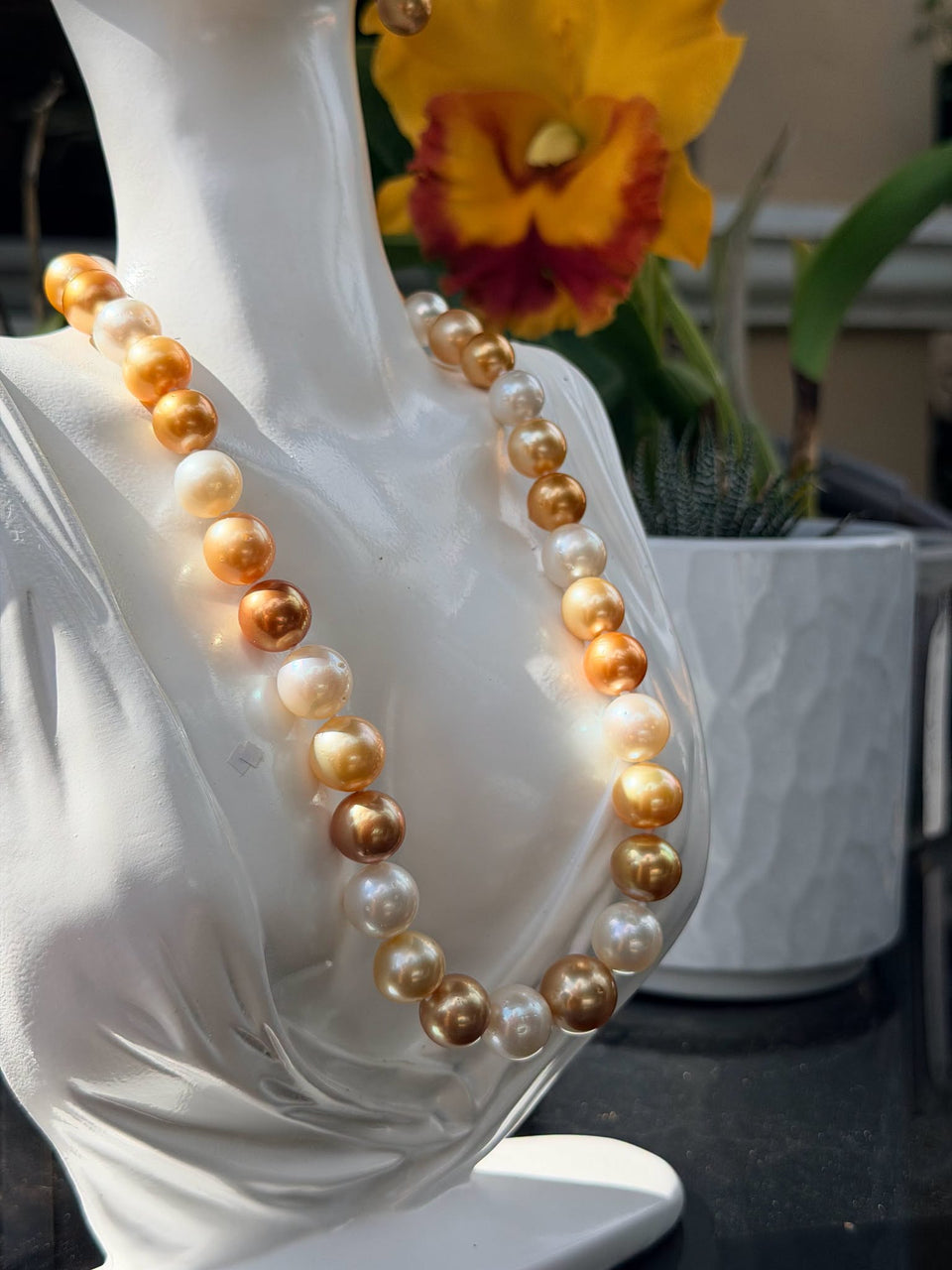 White Golden Champagne Necklace